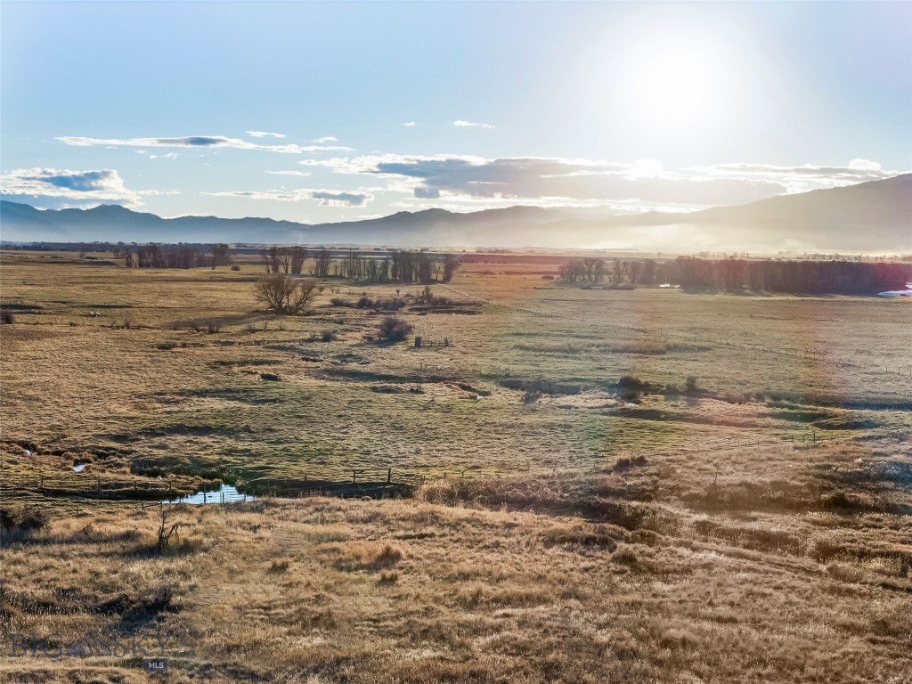 60 Rocky Hollow Trail, Livingston MT 59047