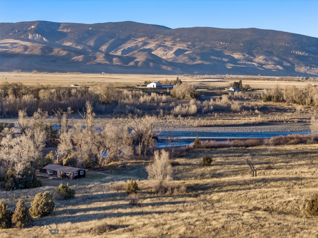 60 Rocky Hollow Trail, Livingston MT 59047