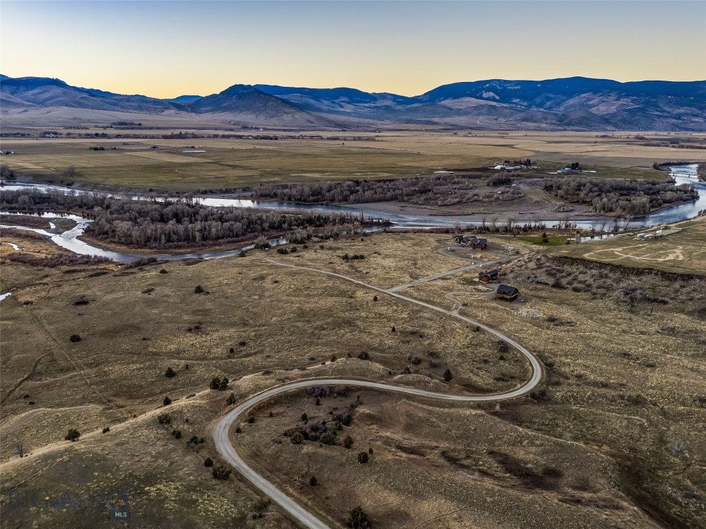 60 Rocky Hollow Trail, Livingston MT 59047
