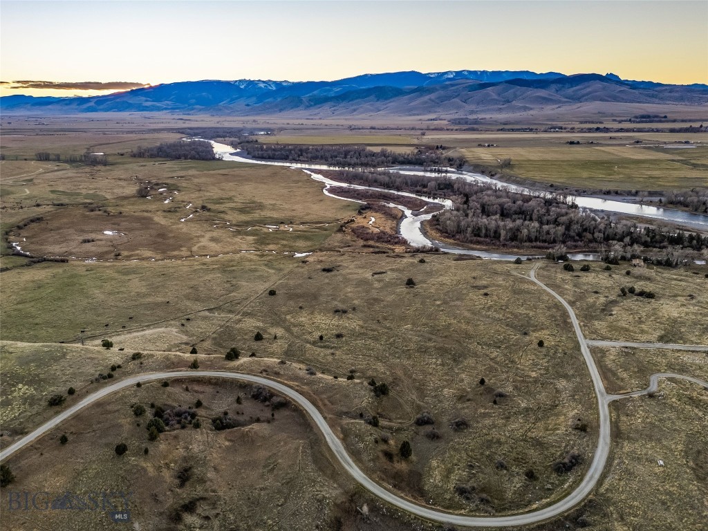 60 Rocky Hollow Trail, Livingston MT 59047