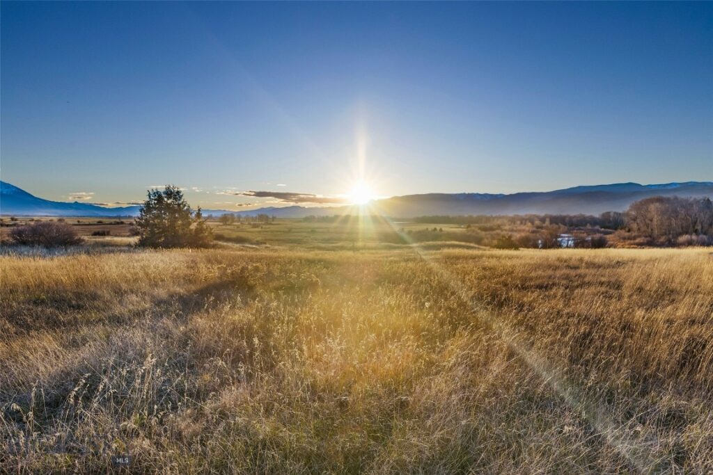 60 Rocky Hollow Trail, Livingston MT 59047
