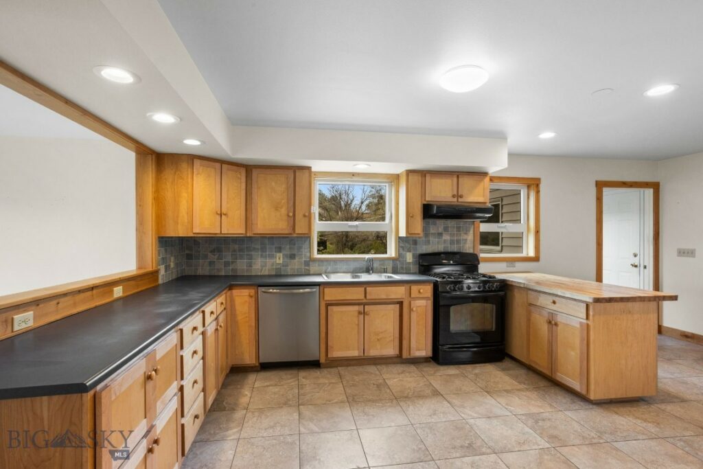 601 N C Street, Livingston MT 59047