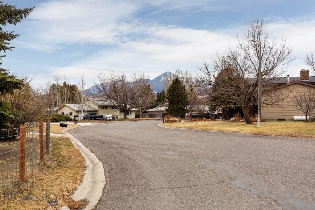 605 Robin Lane, Livingston MT 59047