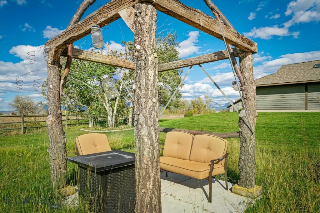 606 Frank Road, Belgrade MT 59714