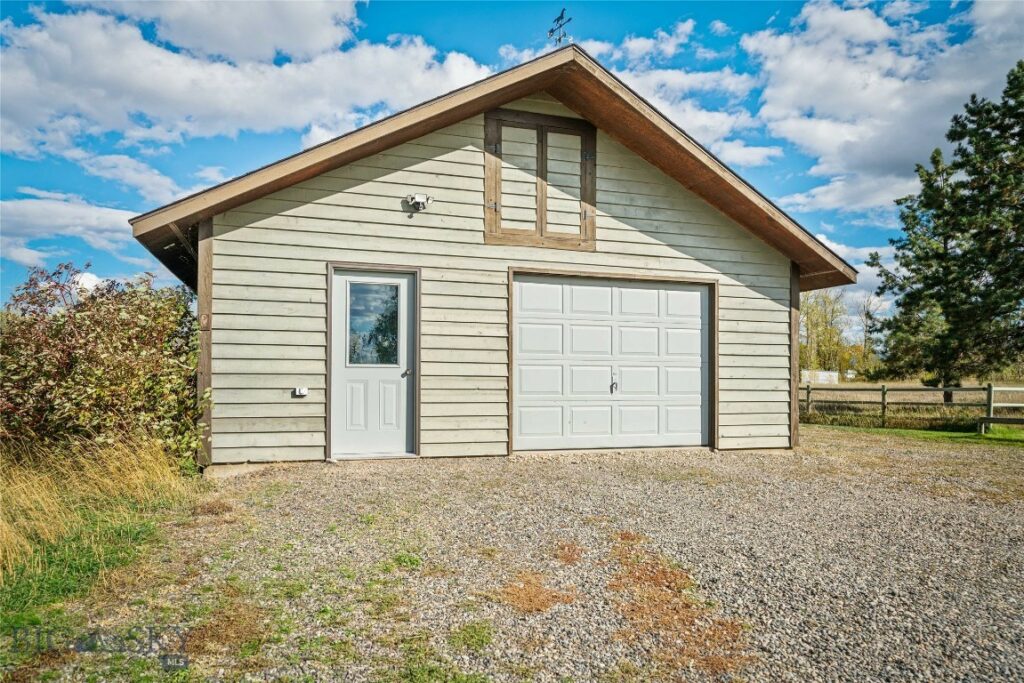 606 Frank Road, Belgrade MT 59714