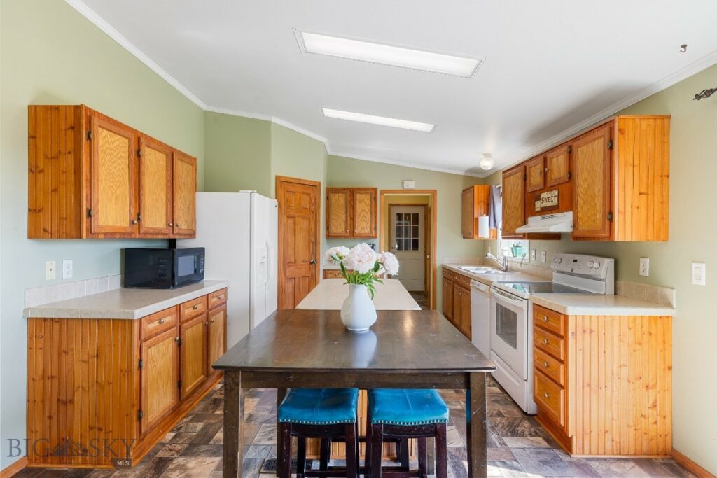 606 Hefferlin, Livingston MT 59047