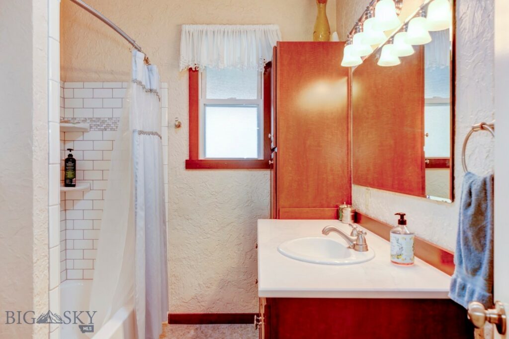 606 W Gallatin Street, Livingston MT 59047