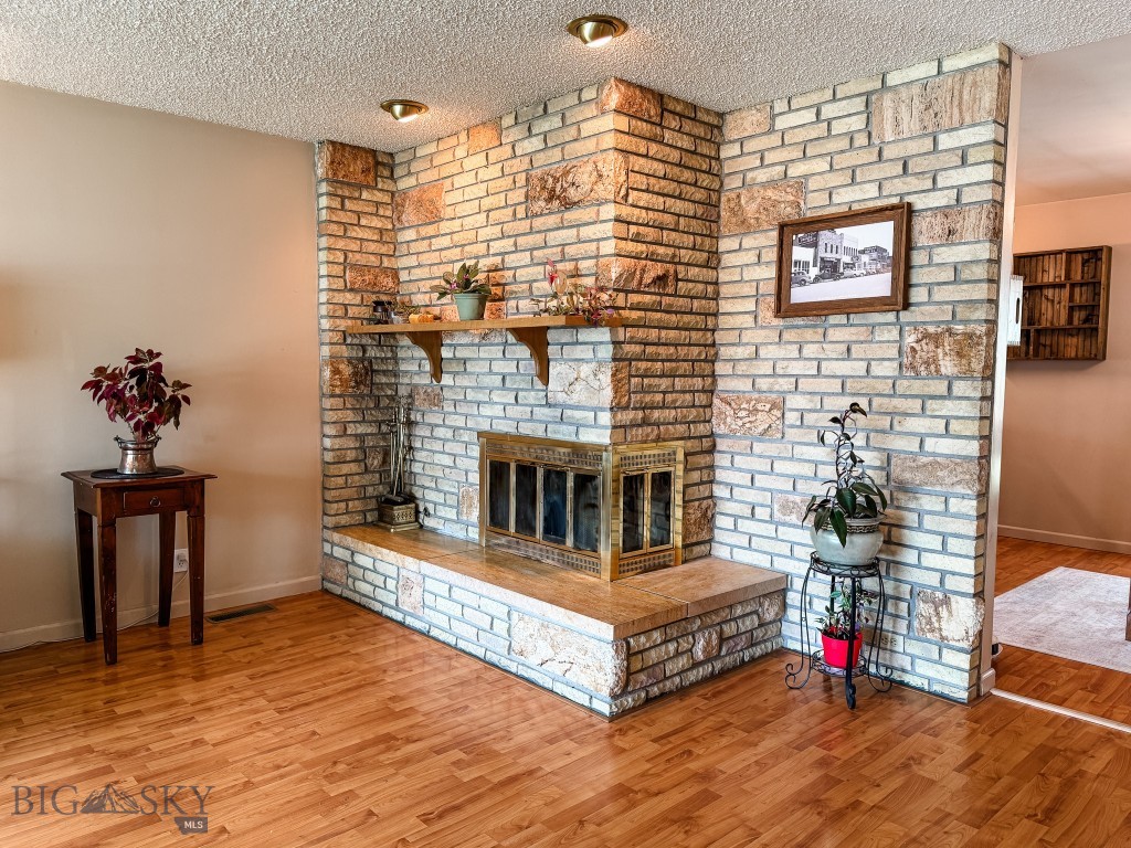607 Meadowlark Lane, Livingston MT 59047