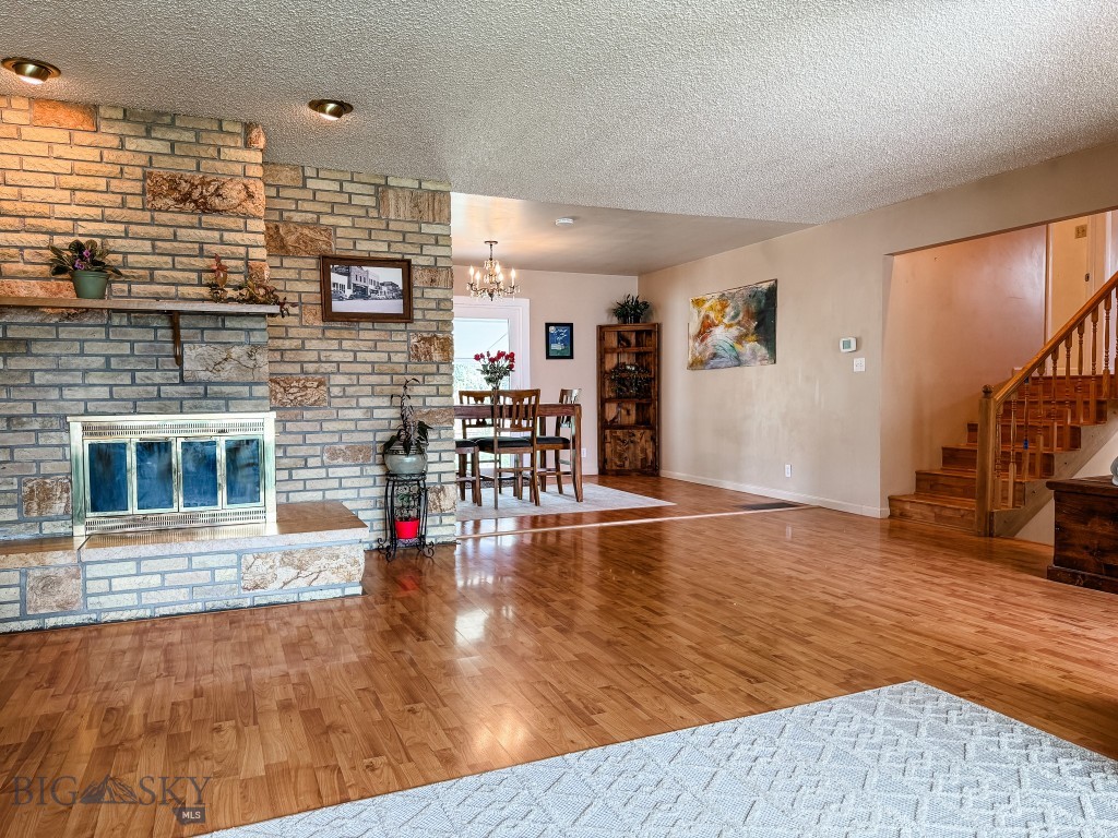 607 Meadowlark Lane, Livingston MT 59047
