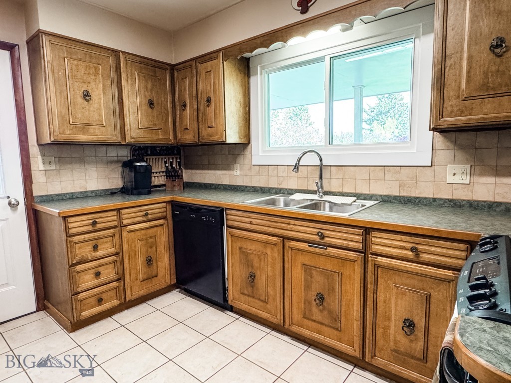 607 Meadowlark Lane, Livingston MT 59047