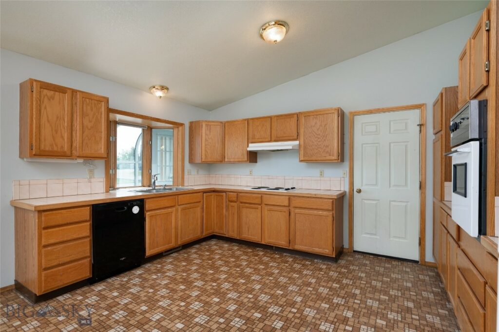 607 N Hoffman Street, Belgrade MT 59714