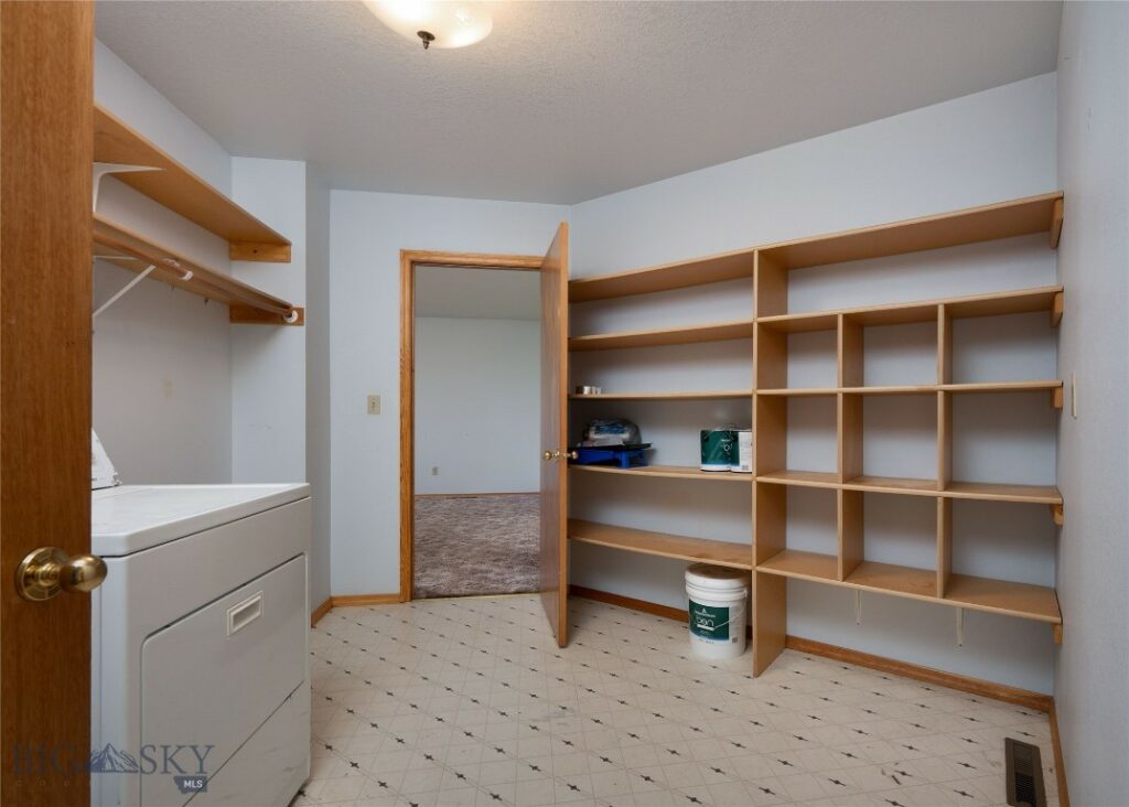 607 N Hoffman Street, Belgrade MT 59714
