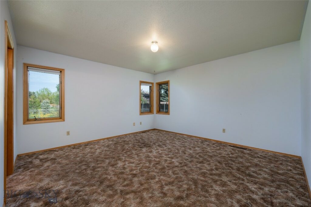 607 N Hoffman Street, Belgrade MT 59714