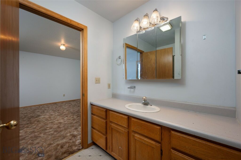 607 N Hoffman Street, Belgrade MT 59714