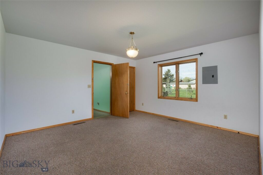 607 N Hoffman Street, Belgrade MT 59714