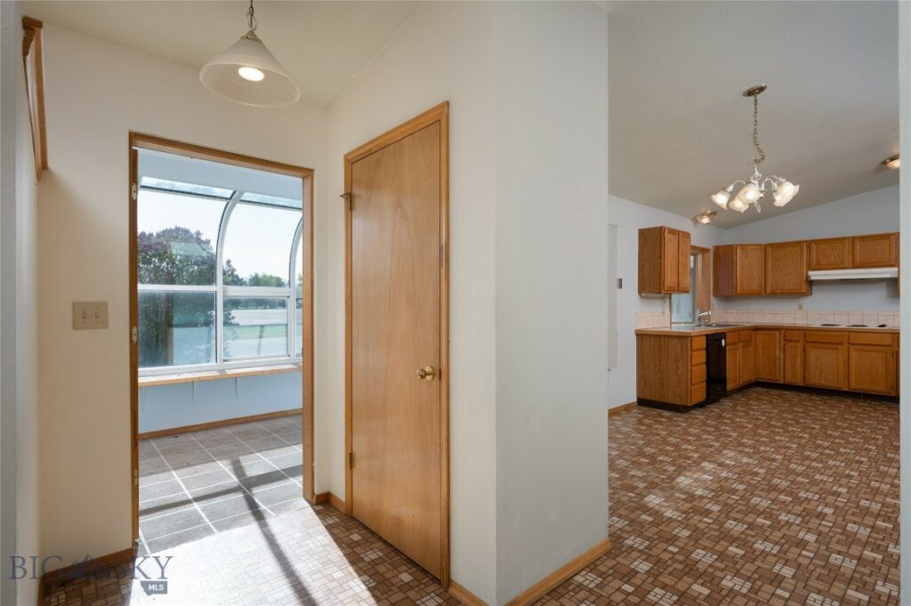 607 N Hoffman Street, Belgrade MT 59714