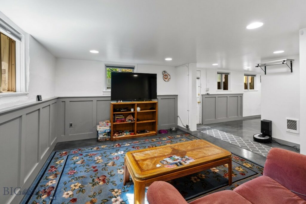607 S 7Th Avenue, Bozeman MT 59715