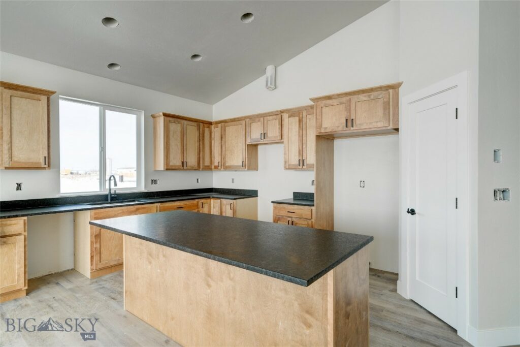 608 Spaniel Lane, Belgrade MT 59714