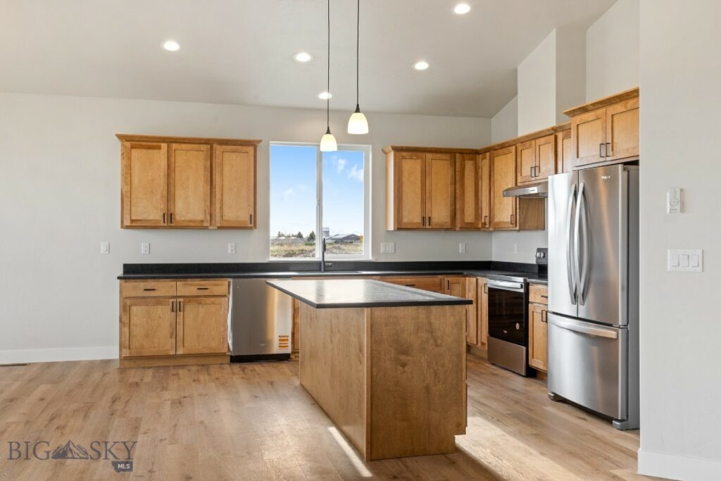 608 Spaniel Lane, Belgrade MT 59714