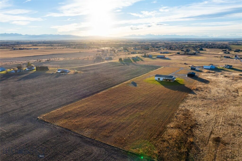 6111 Springhill Road, Belgrade MT 59714