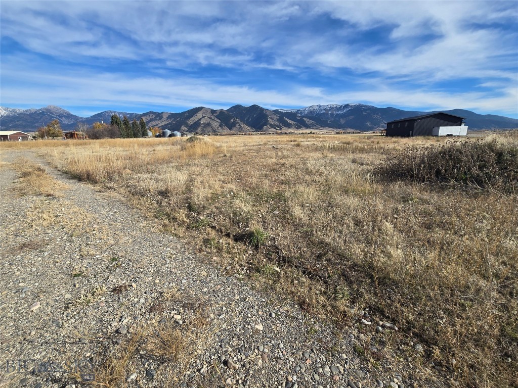 6114 SPRINGHILL Road, Belgrade MT 59714