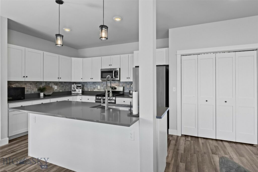 612 Winston Lane, Belgrade MT 59714