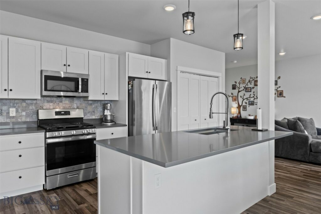 612 Winston Lane, Belgrade MT 59714