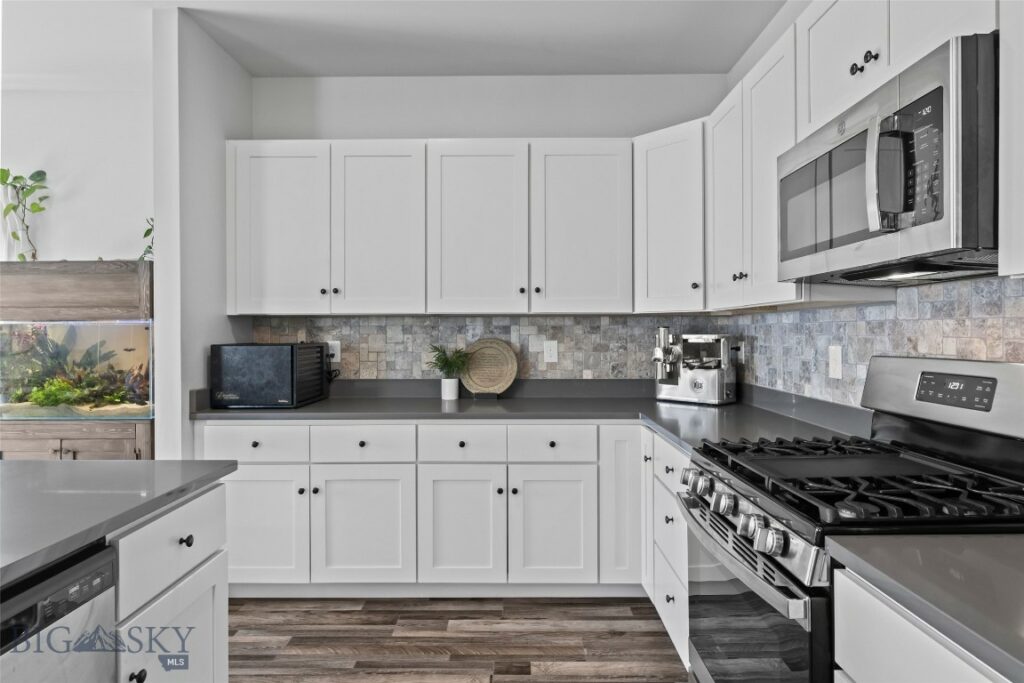 612 Winston Lane, Belgrade MT 59714