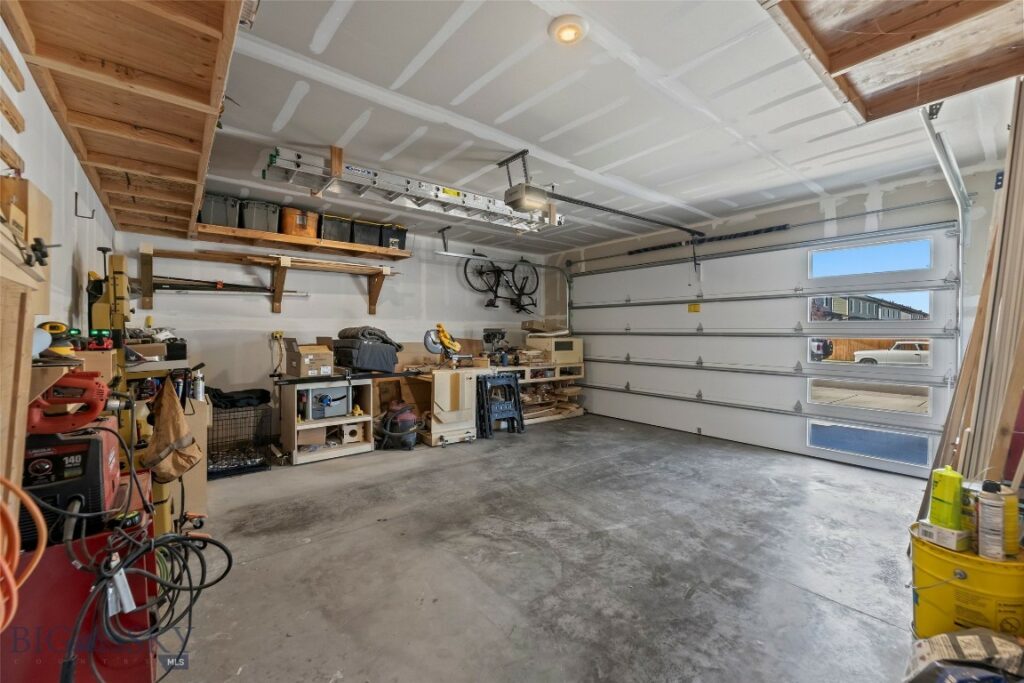 612 Winston Lane, Belgrade MT 59714