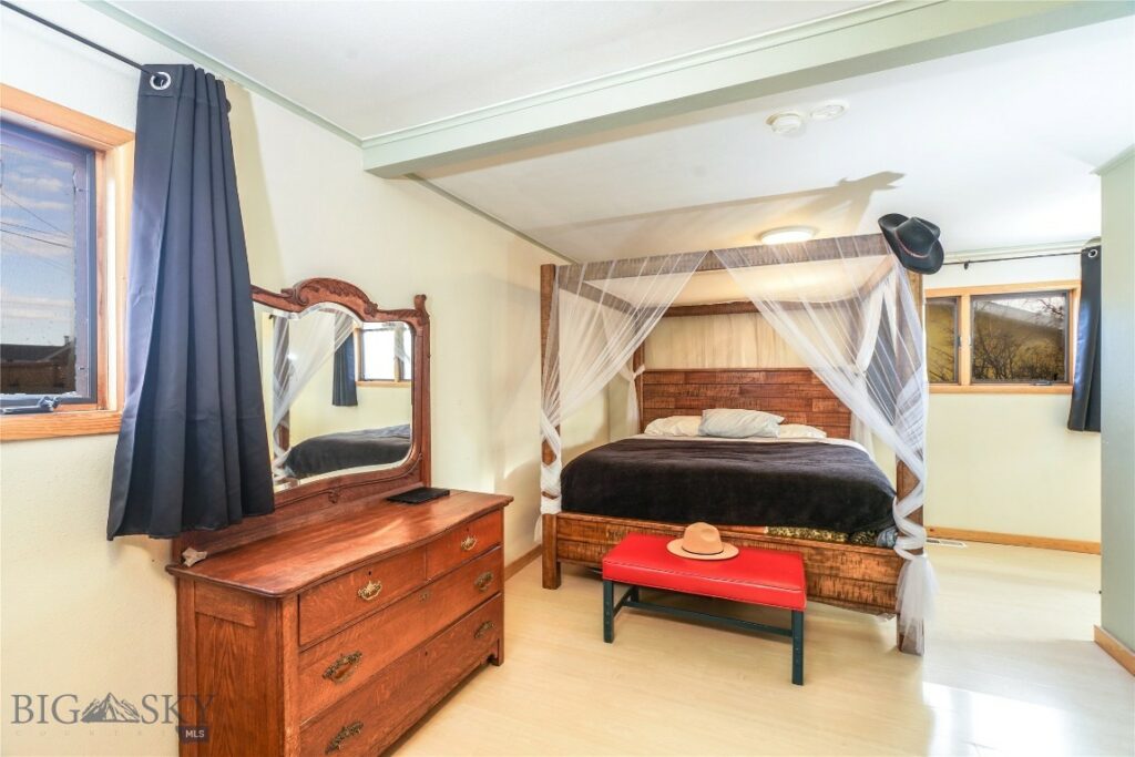 624 N 2nd Street N, Livingston MT 59047