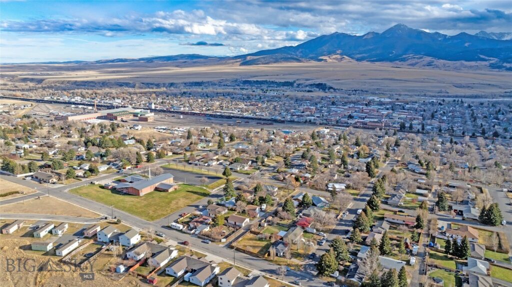 624 N 2nd Street N, Livingston MT 59047