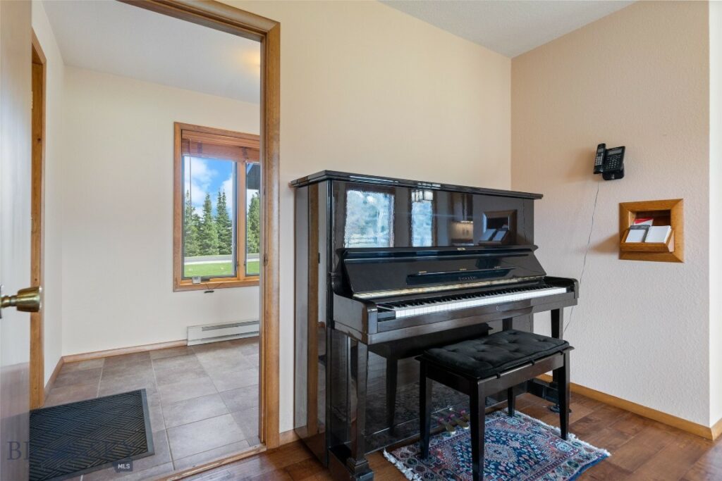 6280 Alamosa Lane, Bozeman MT 59718