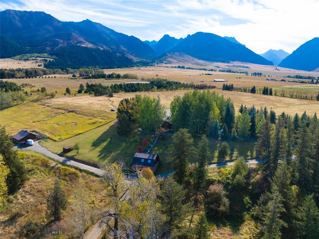 66 Deep Creek Road, Livingston MT 59047