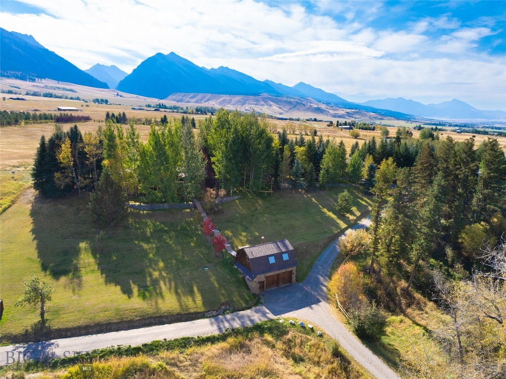 66 Deep Creek Road, Livingston MT 59047