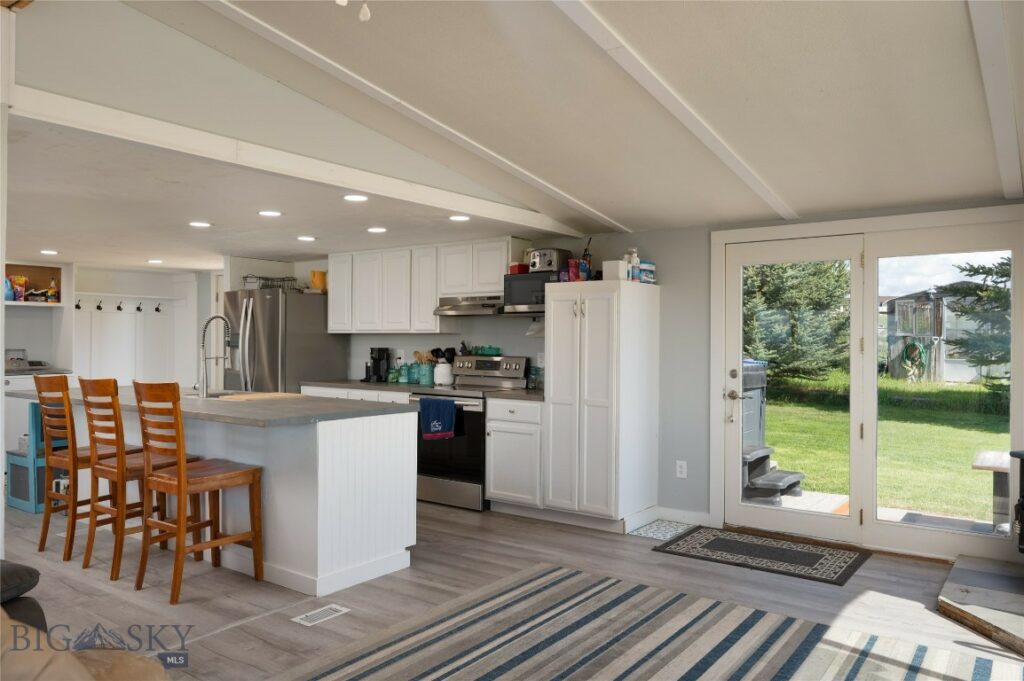 6860 Fulbright Road, Belgrade MT 59714
