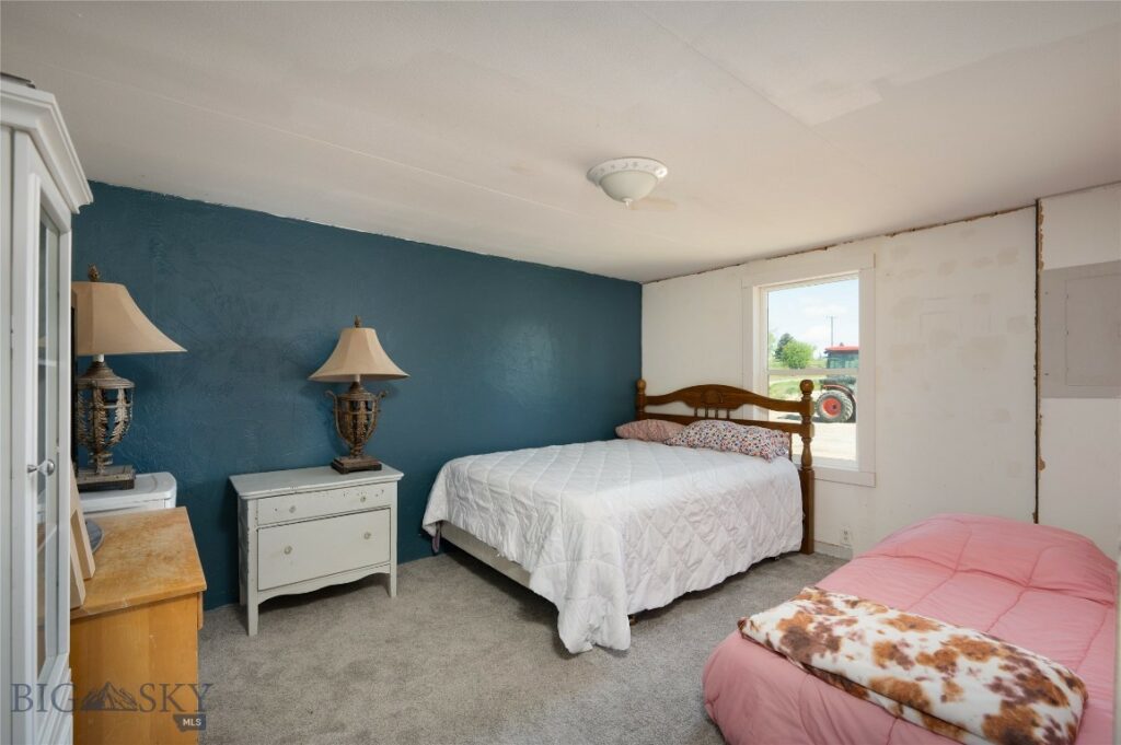 6860 Fulbright Road, Belgrade MT 59714