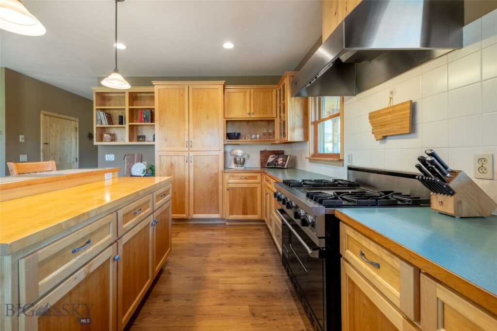 6866 and 6868 Sherman Drive, Belgrade MT 59714
