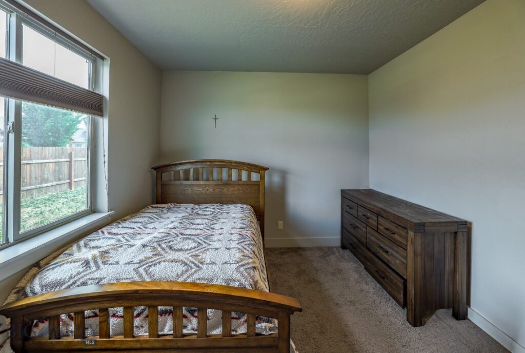 693 Cameron, Bozeman MT 59718
