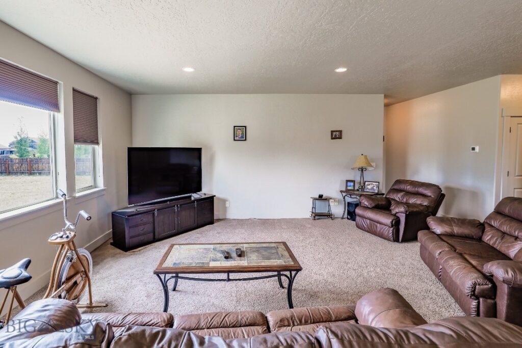 693 Cameron, Bozeman MT 59718