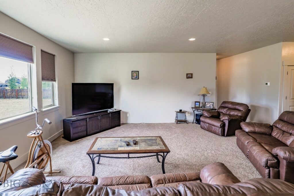 693 Cameron, Bozeman MT 59718