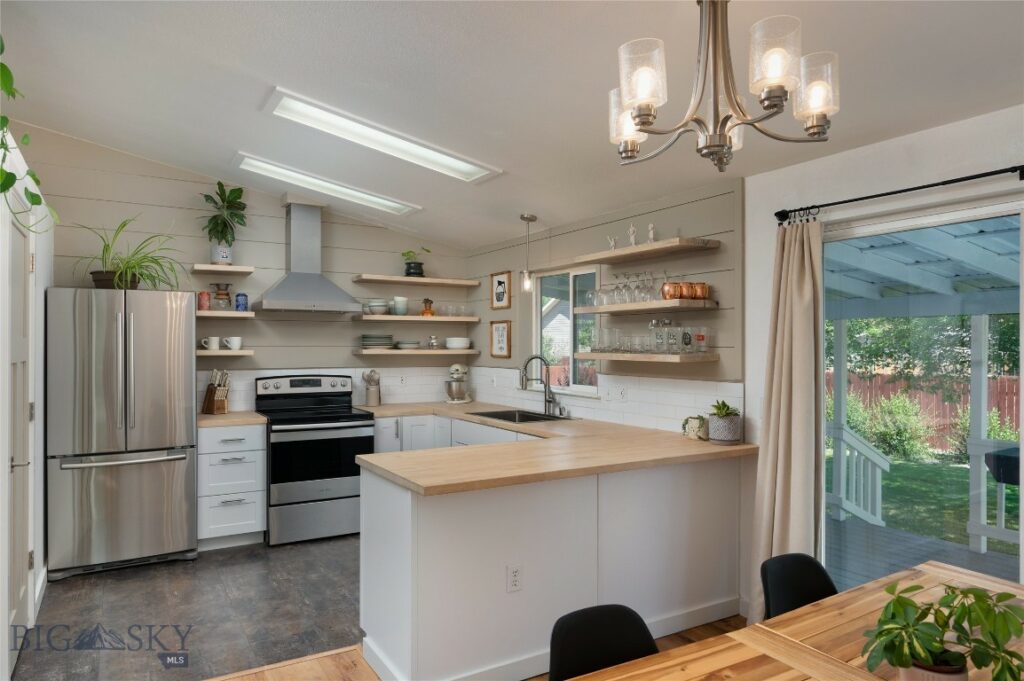 701 Oakwood Drive, Belgrade MT 59714