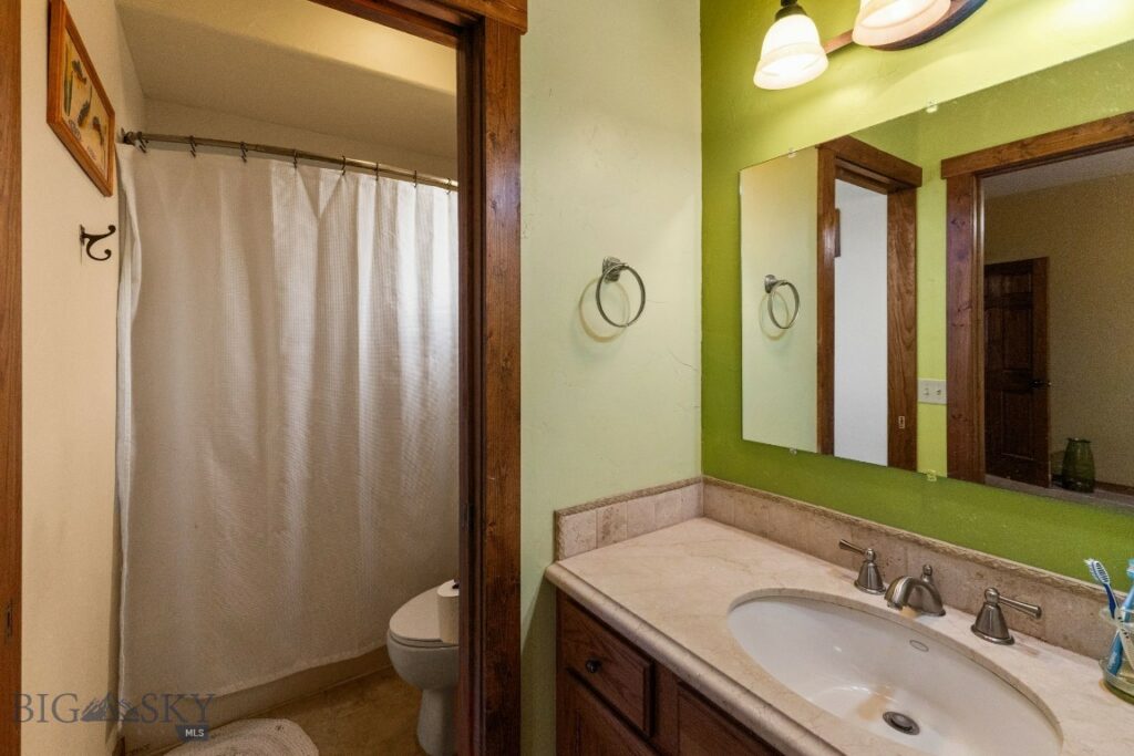 702 Nebula Street, Livingston MT 59047