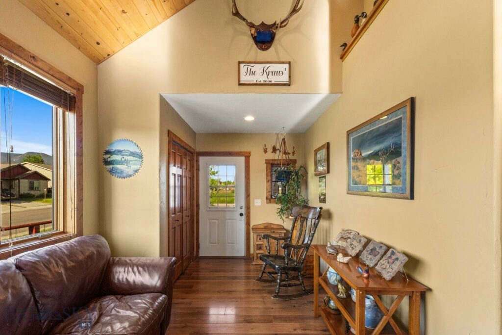 702 Nebula Street, Livingston MT 59047