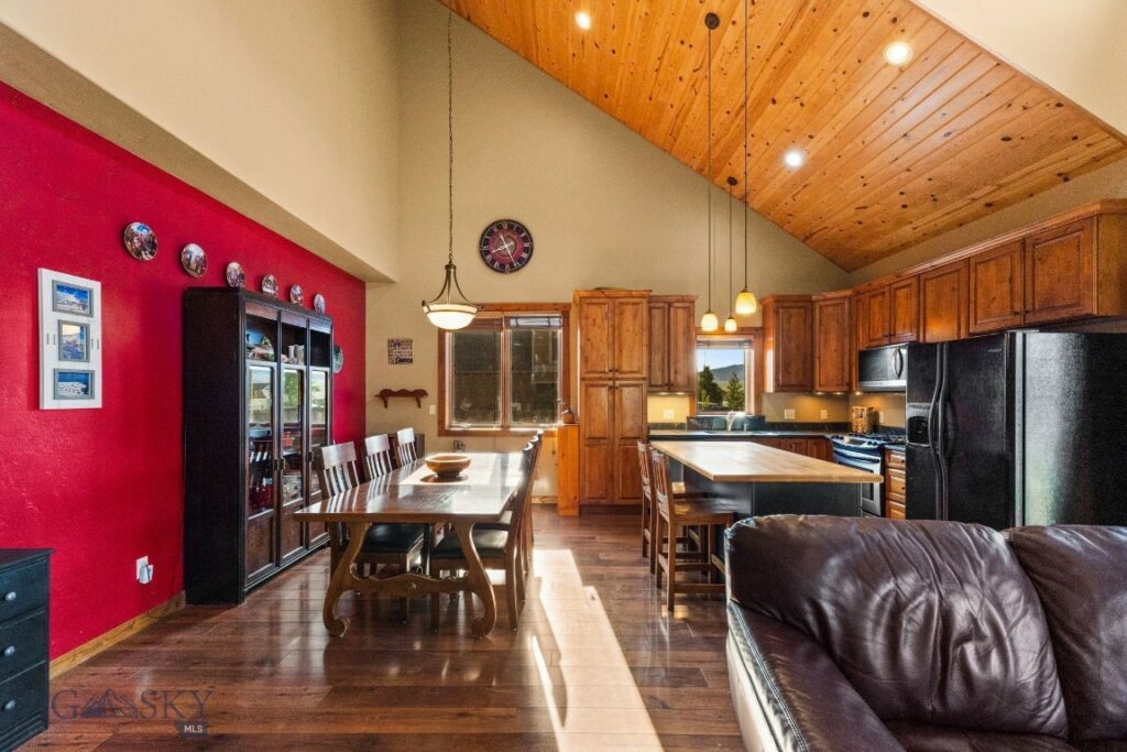 702 Nebula Street, Livingston MT 59047