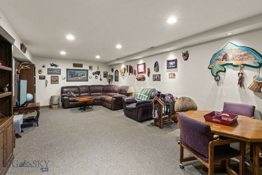 702 Nebula Street, Livingston MT 59047