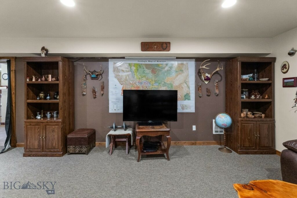 702 Nebula Street, Livingston MT 59047