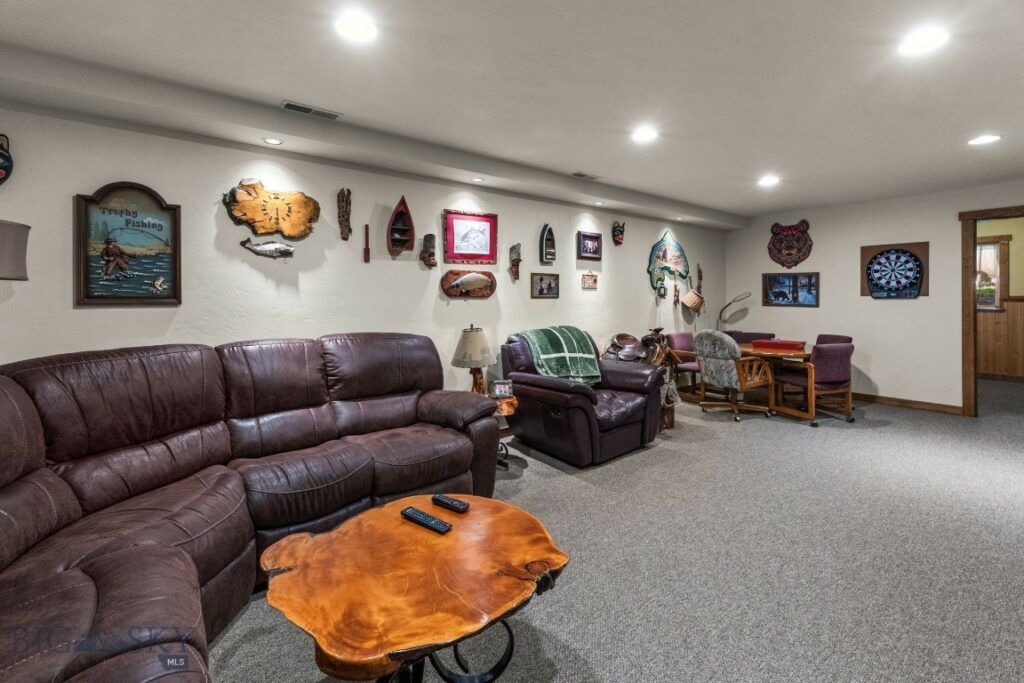 702 Nebula Street, Livingston MT 59047