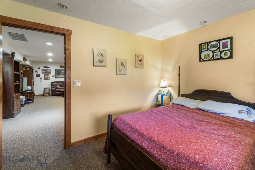 702 Nebula Street, Livingston MT 59047