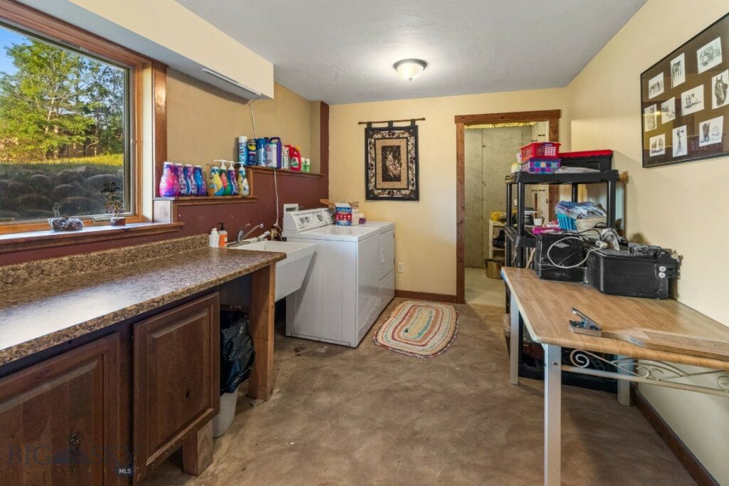 702 Nebula Street, Livingston MT 59047