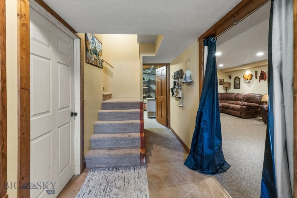 702 Nebula Street, Livingston MT 59047